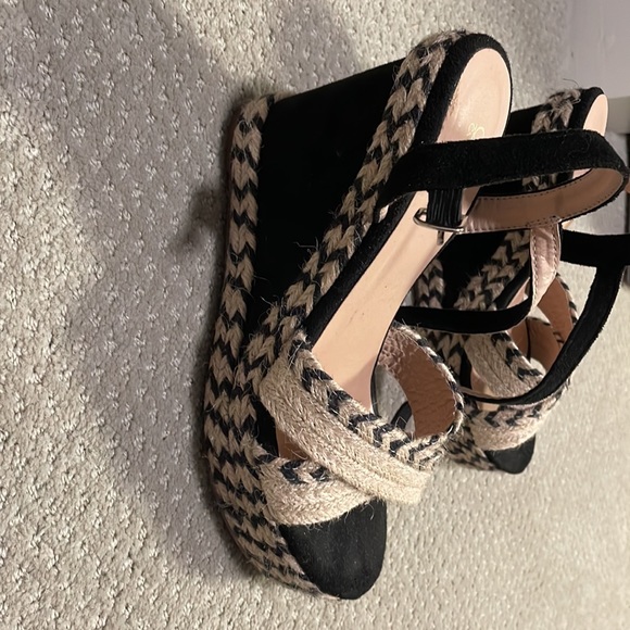 Black and tan wedge sandals, never worn. - Picture 2 of 2